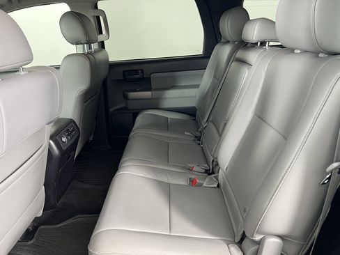 Used 2014 Toyota Sequoia SR5 w/ Premium Package AWD/4WD image 20