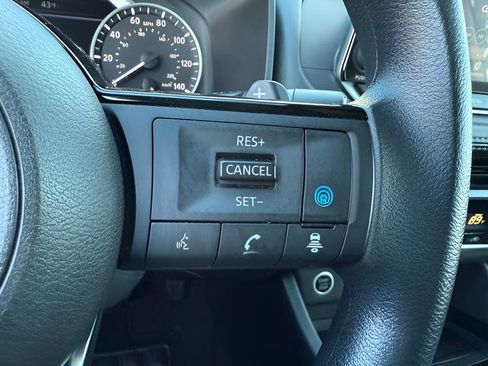 Used 2023 Nissan Rogue SV AWD/4WD image 16