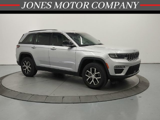Used 2025 Jeep Grand Cherokee Limited RWD image 1