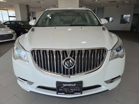 Used 2017 Buick Enclave Convenience FWD image 2