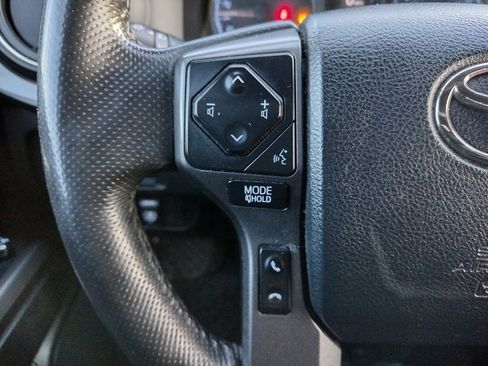 Used 2017 Toyota Tacoma TRD Sport image 23