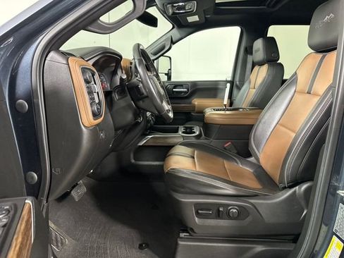 Used 2020 Chevrolet Silverado 2500 High Country image 11