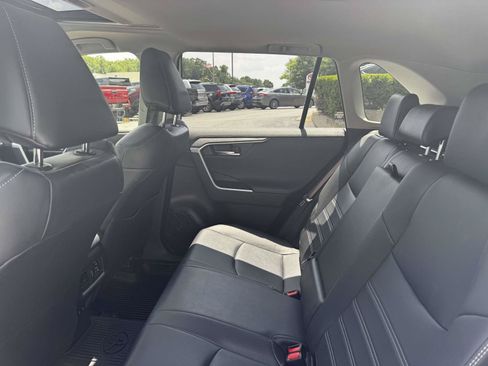 Used 2019 Toyota RAV4 Limited AWD/4WD image 13