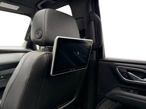 Used 2021 Chevrolet Suburban Z71 image 31