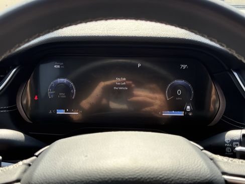 Used 2023 Jeep Grand Cherokee L Laredo image 18