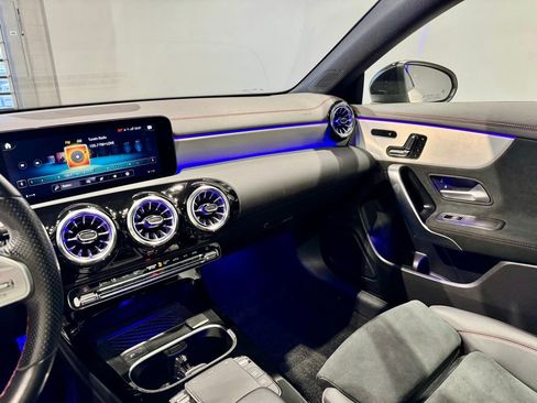 Used 2023 Mercedes-Benz CLA 250 4MATIC image 11