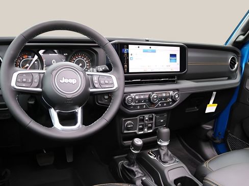 New 2026 Jeep Wrangler Unlimited Sahara AWD/4WD image 15