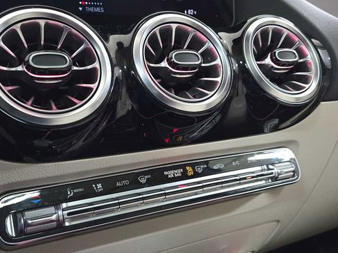 Certified 2023 Mercedes-Benz GLA 250 4MATIC image 32