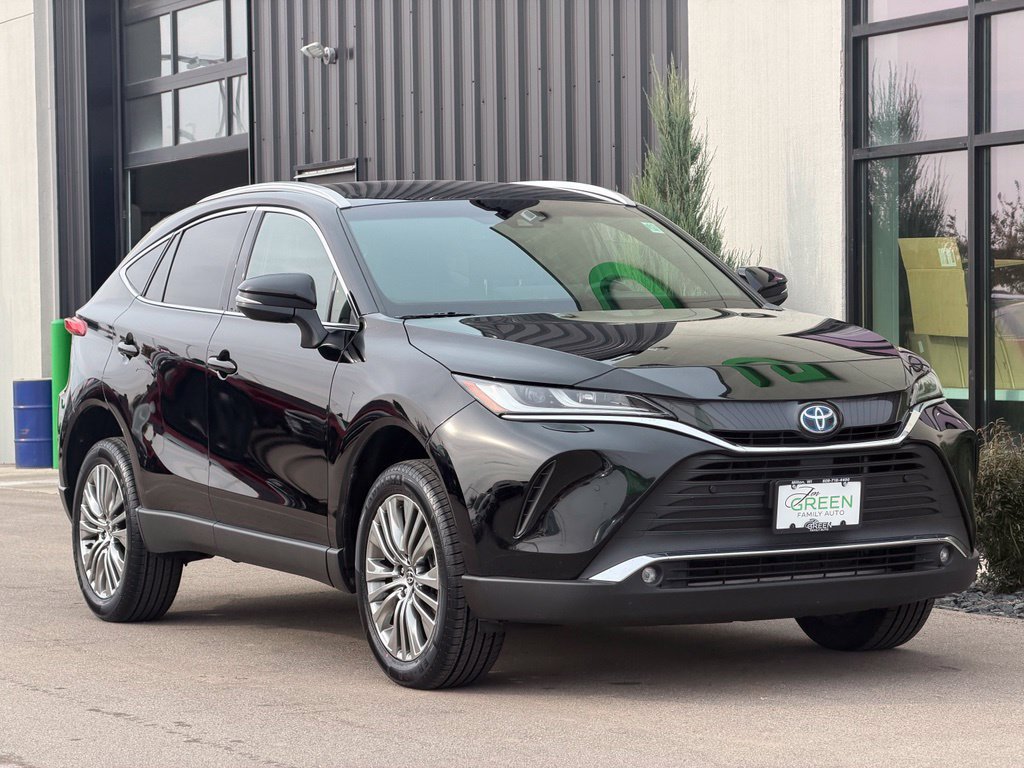 Used 2024 Toyota Venza XLE AWD/4WD image 5