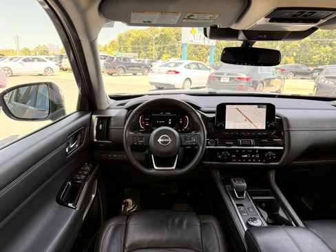 Used 2022 Nissan Pathfinder Platinum w/ Lighting Package (N93) AWD/4WD image 34