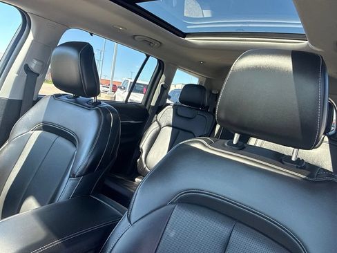 Used 2023 Jeep Grand Cherokee L Limited w/ Luxury Tech Group II AWD/4WD image 22