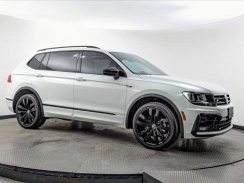 Used 2021 Volkswagen Tiguan SE R-Line image 11