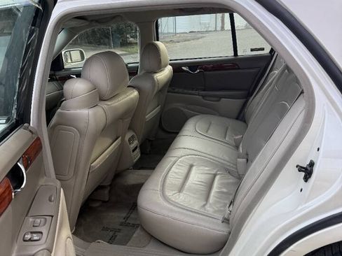 Used 2001 Cadillac De Ville w/ Comfort/Convenience Pkg FWD image 5