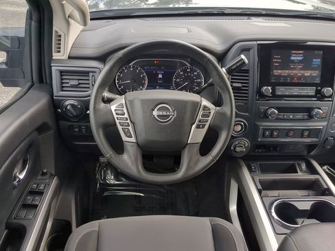 Used 2024 Nissan Titan SV w/ SV Convenience Package image 15