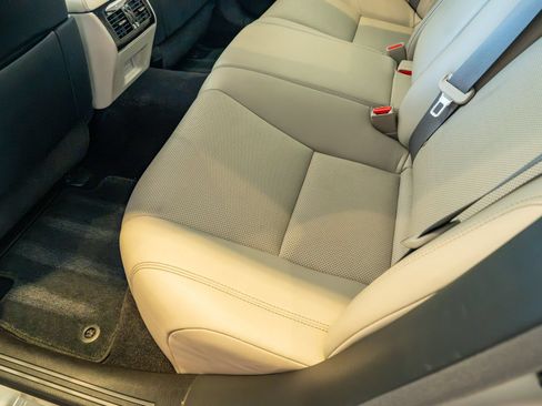 Used 2016 Lexus LS 460 w/ Comfort Package RWD image 16