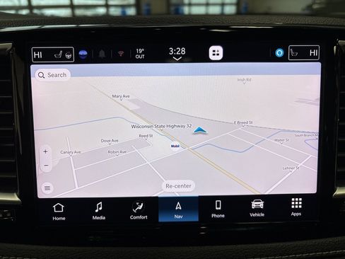 Used 2025 Chrysler Pacifica Limited image 22