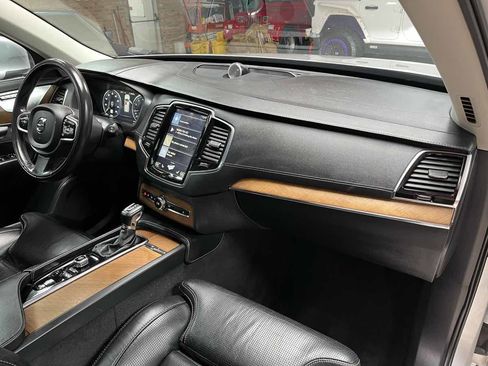 Used 2018 Volvo XC90 T6 Inscription w/ Convenience Package AWD/4WD image 11