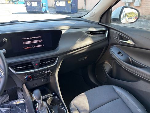 Used 2025 Buick Encore GX Preferred image 29