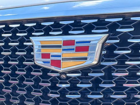 Used 2022 Cadillac Escalade Premium Luxury AWD/4WD image 8