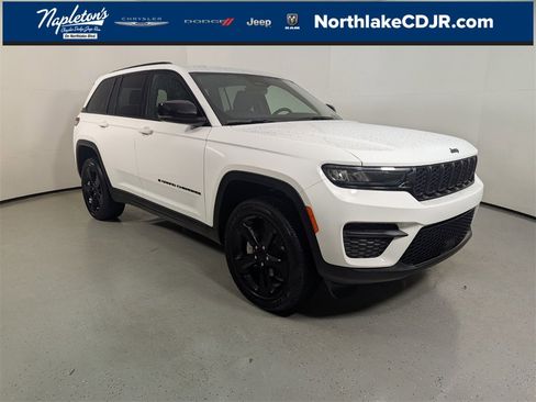 New 2025 Jeep Grand Cherokee Altitude image 1