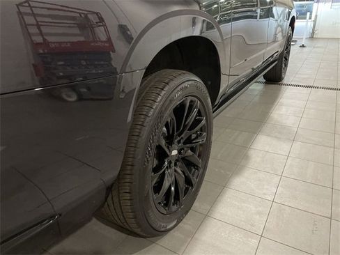 Used 2023 Cadillac Escalade ESV Sport Platinum w/ LPO, ONYX Package image 13