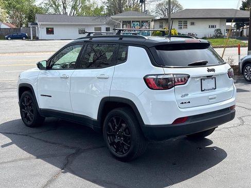 Used 2023 Jeep Compass Latitude AWD/4WD image 4