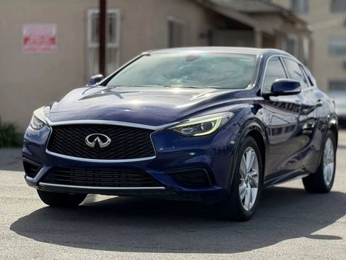 Used 2017 INFINITI QX30 FWD image 5