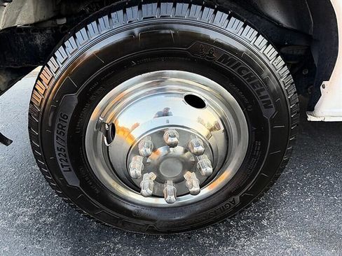 Used 2014 Ford E-450 and Econoline 450 Super Duty w/ Motorhome Prep Package RWD image 28