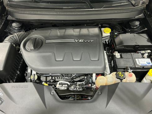 Used 2020 Jeep Cherokee Trailhawk image 20