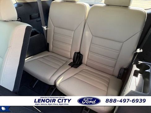 Used 2016 Kia Sorento EX image 12