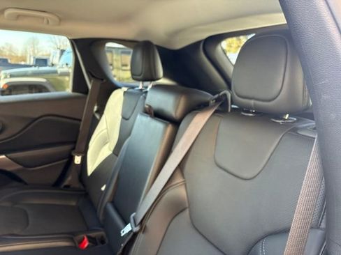 Used 2021 Jeep Cherokee Latitude Lux image 23