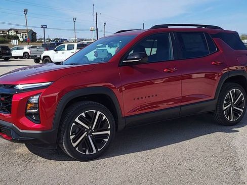 New 2026 Chevrolet Equinox RS w/ LPO, Floor Liner Package image 3