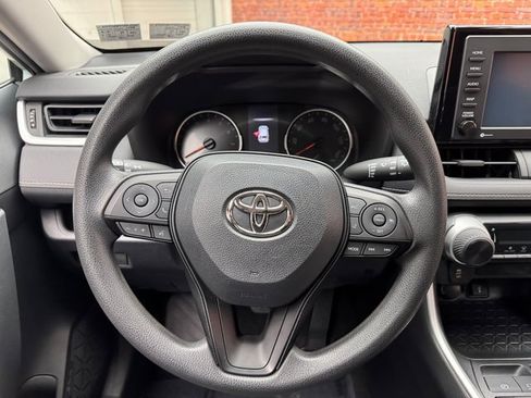 Used 2020 Toyota RAV4 LE image 14