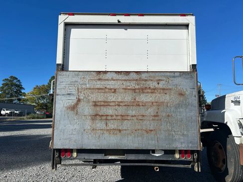 Used 2002 Ford E-350 and Econoline 350 Super Duty image 6