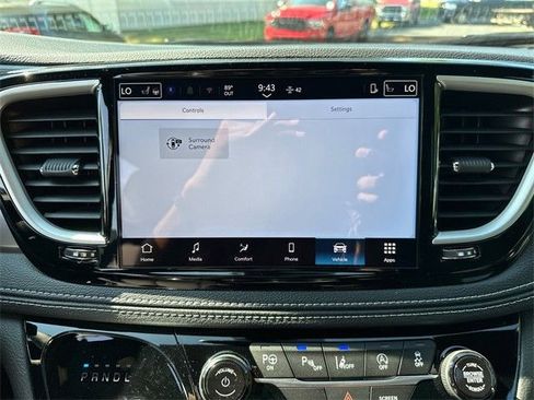 New 2025 Chrysler Pacifica Select image 26