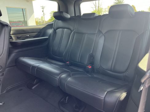 Used 2022 Jeep Wagoneer Series III w/ Convenience Group I AWD/4WD image 14