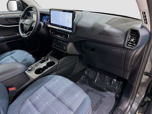 Used 2025 Ford Bronco Sport Heritage w/ Convenience Package image 28