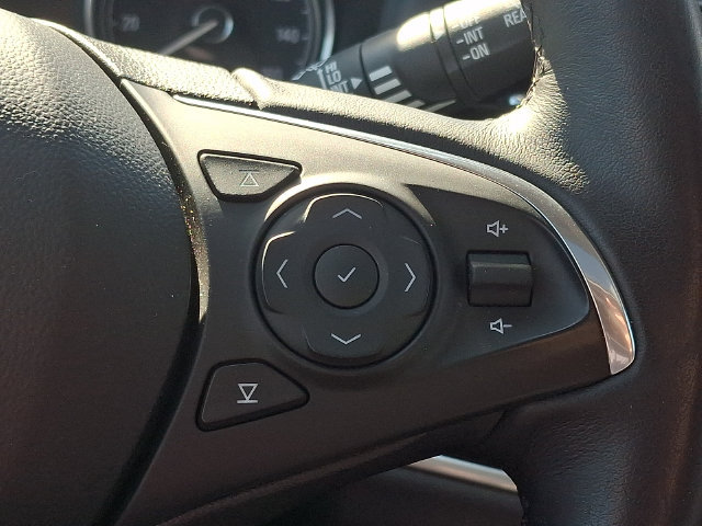 Used 2020 Buick Enclave Essence w/ Sound and Sites Package FWD image 22