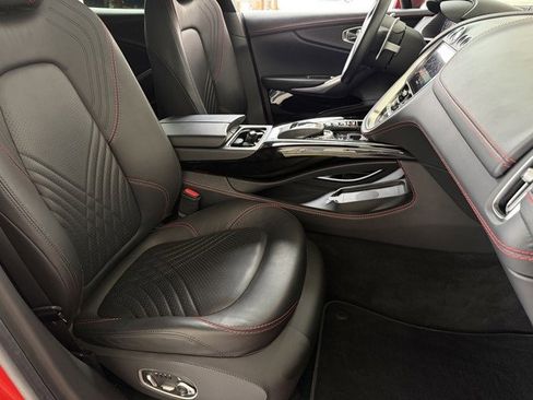 Used 2023 Aston Martin DBX image 18