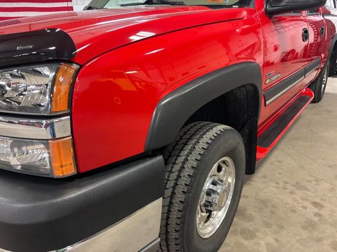 Used 2004 Chevrolet Silverado 2500 LS w/ Heavy-Duty Power Package RWD image 6
