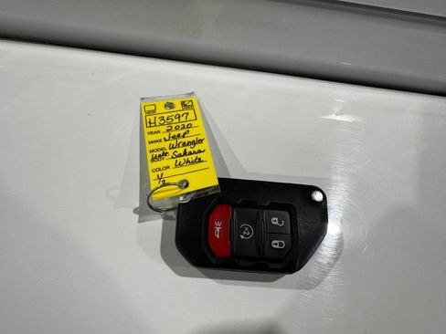 Used 2020 Jeep Wrangler Unlimited Sahara w/ Dual Top Group AWD/4WD image 43