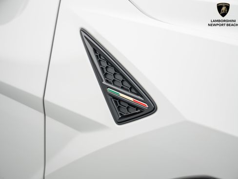 Used 2024 Lamborghini Urus S image 4