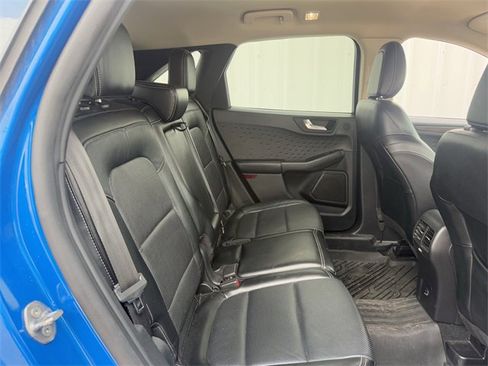 Used 2020 Ford Escape Titanium image 32