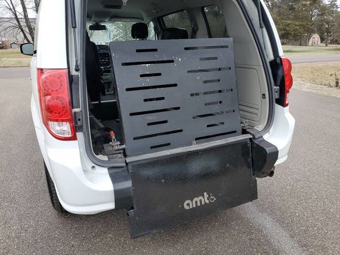 Used 2019 Dodge Grand Caravan SE image 21