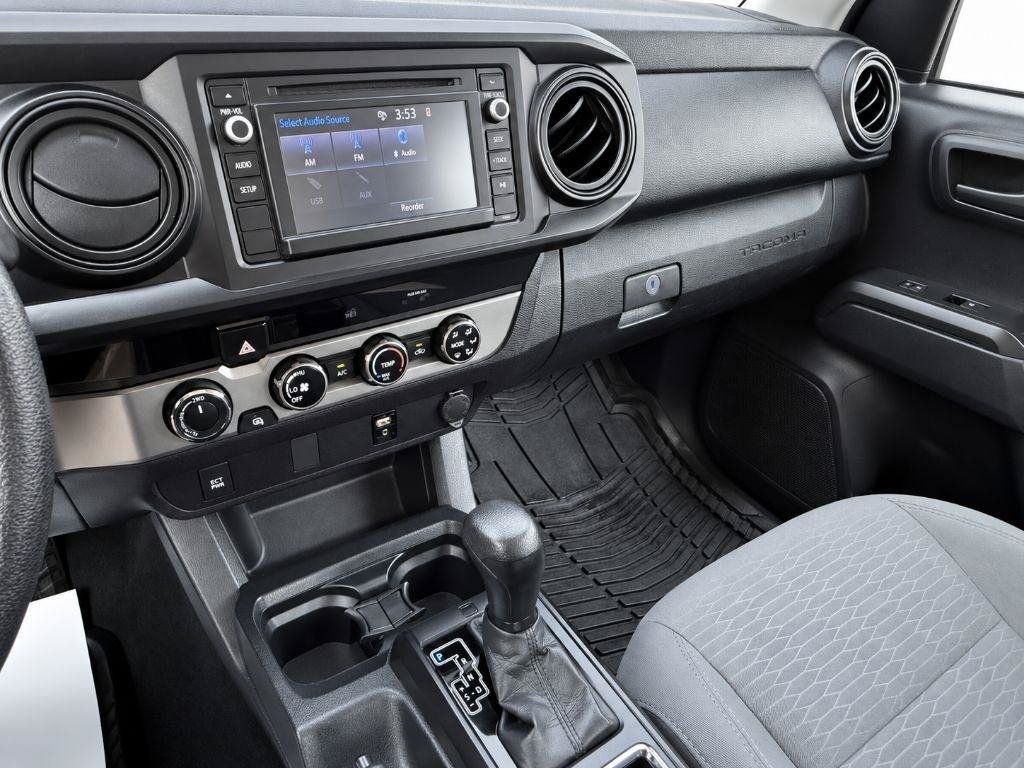 Used 2018 Toyota Tacoma SR AWD/4WD image 11