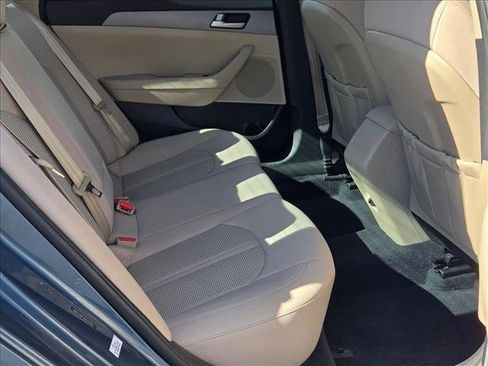 Used 2017 Hyundai Sonata SE image 19