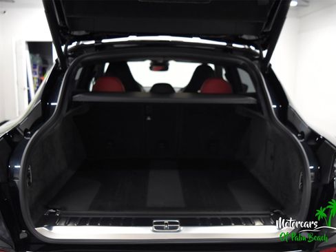 Used 2025 Aston Martin DBX 707 image 41