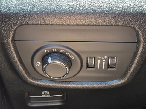 Used 2024 Jeep Grand Cherokee Altitude AWD/4WD image 18