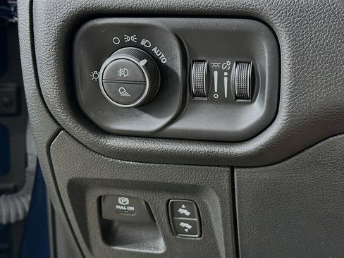 Used 2023 RAM 1500 Laramie AWD/4WD image 26