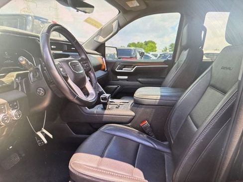 Used 2025 GMC Sierra 1500 Denali AWD/4WD image 7